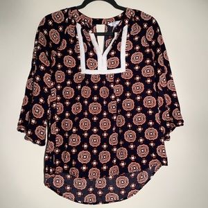 NWOT Crown & Ivy Blouse Keyhole Back | Small